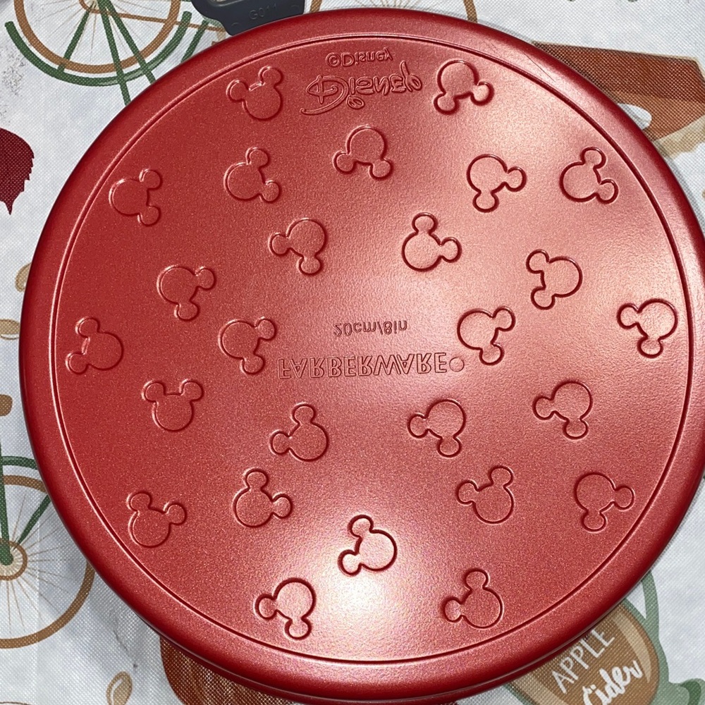 Farberware Mickey Mouse Round Cake Pan - Picture 2 of 4